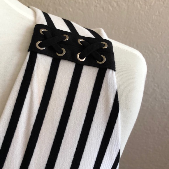 Instantly slimming black & white dress - Picture 2 of 5